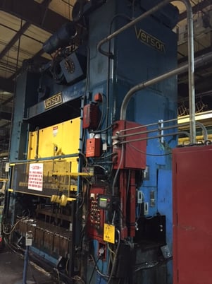 600 Ton, Verson #S2-600-120-72T, straight side double crank press, 10" stroke, 46' Shut Height, 12" adj. - Image 3