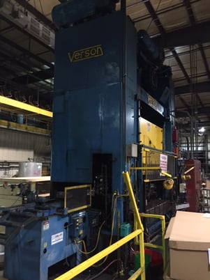 600 Ton, Verson #S2-600-120-72T, straight side double crank press, 10" stroke, 46' Shut Height, 12" adj. - Image 4