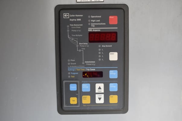 750 KW Cummins #750DFHA-613, diesel generator set, enclosed, 4160 Volts, 350 hours, 1999, #089819 - Image 5