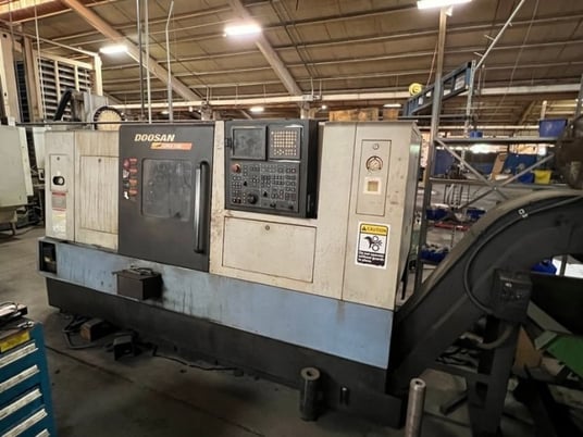 Daewoo Doosan #Puma-300C, CNC lathe, 22" swing, 12" chuck, 4" bar, Fanuc 21i-T, tailstock, live tooling, 2009 - Image 1