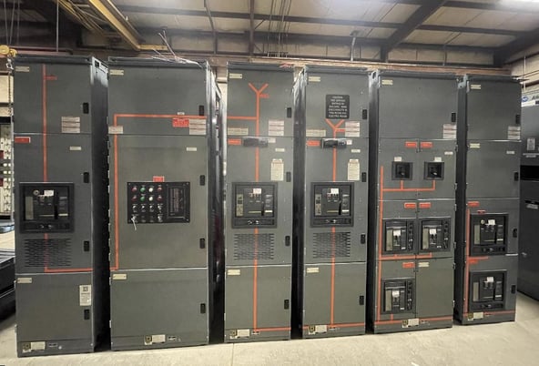 3000 Amps, Square D #QED switchboard sections 480 Volts 3P3W with MasterPact Breakers - Image 1