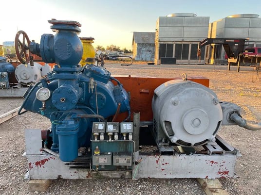 100 HP Vilter 448, 8-Cylinder Reciprocating Compressor Package, Belt Driven, 108-220/440 V, 1200 RPM, 309 CFM - Image 3