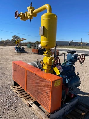 100 HP Vilter 448, 8-Cylinder Reciprocating Compressor Package, Belt Driven, 208-220/440 V, 2004 - Image 8