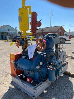 100 HP Vilter 448, 8-Cylinder Reciprocating Compressor Package, Belt Driven, 208-220/440 V, 209 CFM, 2005 - Image 10