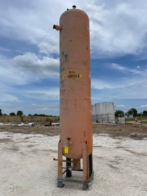 852 gallon Henry Technologies RA- 36768-500, Vertical Ammonia Receiver, 40" diameter x 130" L Tank, 250 PSI @ - Image 4