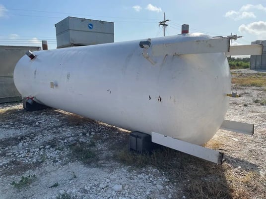 4400 gallon Industrial Service & Fabricators Inc, Vertical Ammonia Receiver, 65" diameter x 306" L Tank, 250 - Image 3