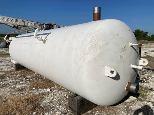 4400 gallon Industrial Service & Fabricators Inc, Vertical Ammonia Receiver, 65" diameter x 306" L Tank, 250 - Image 6