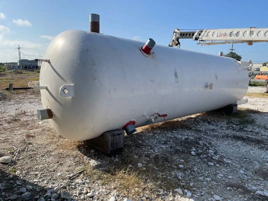 4400 gallon Industrial Service & Fabricators Inc, Vertical Ammonia Receiver, 65" diameter x 306" L Tank, 250 - Image 8