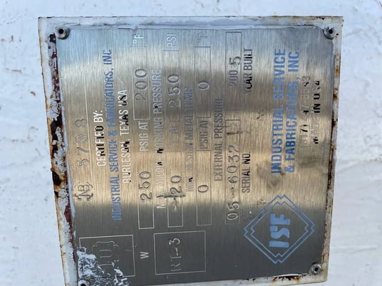 4400 gallon Industrial Service & Fabricators Inc, Vertical Ammonia Receiver, 65" diameter x 306" L Tank, 250 - Image 9