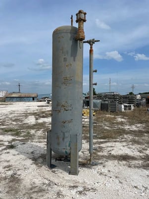 367 gallon RVS 14636, Vertical Ammonia Receiver, 30" diameter x 120" L Tank, 300psi @ 300F, 2002 - Image 5