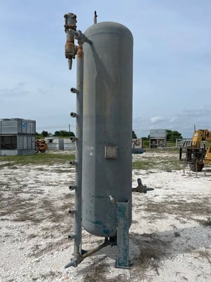 367 gallon RVS 14636, Vertical Ammonia Receiver, 30" diameter x 120" L Tank, 300psi @ 300F, 2002 - Image 8