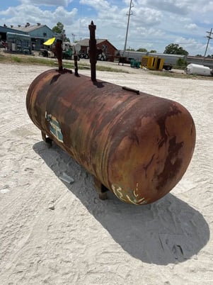 390 gallon RVS, Horizontal Ammonia Receiver, 35" diameter x 70" L Tank, 250 PSI @ 300 F, 2000 - Image 4