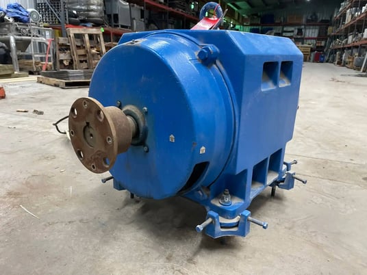 300 HP 3570 RPM Ram Industries 3AP27244SVKW, Frame 445TS, 335 amps, 460 Volts - Image 9
