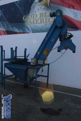 8" Davis inclined chip conveyor, 1" flights, 48" x 48" hopper, 67" dump height, #76349 - Image 1