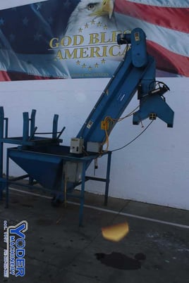 8" Davis inclined chip conveyor, 1" flights, 48" x 48" hopper, 67" dump height, #76349 - Image 2
