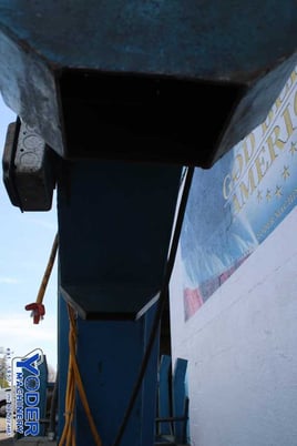 8" Davis inclined chip conveyor, 1" flights, 48" x 48" hopper, 67" dump height, #76349 - Image 3