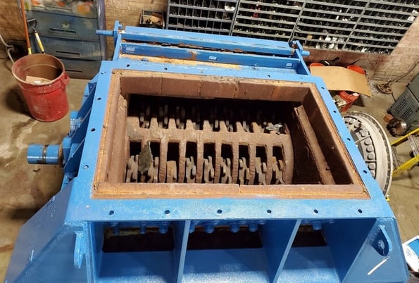 Heavy duty ringmill crusher #3255, 4 rows of 36 ring shaped hammers, 1" x4" grates - Image 3
