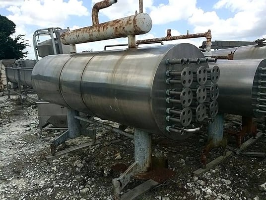 190.76 sq.ft., Stainless Steel Shell and Tube Heat Exchanger, 48 1-1/2" diameter x 10' 1-1/2" L Tubes, 44 - Image 3