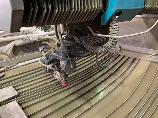 Flow #Mach-3-1313B, waterjet, 4.2' x 4.2' table, 50 HP, 60000 psi, 5-Axis, 2013 - Image 4
