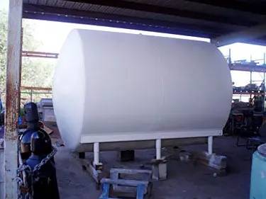 3500 gallon Stainless Steel Horizontal Jacketed Tank, 1.5 HP, 1740 RPM, 50% cold wall, 15" diameter Agitator - Image 4
