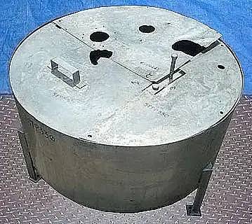 40 Gallon Stainless Steel Tank, Three-piece cover, 2" diameter pipe - Image 3