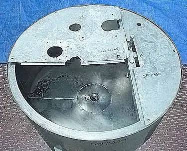 40 Gallon Stainless Steel Tank, Three-piece cover, 2" diameter pipe - Image 7