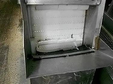 18" wide x 9' long, Stainless Steel Incline Conveyor, 102" discharge H, 3" H flights spaced 14-1/2" apart - Image 8