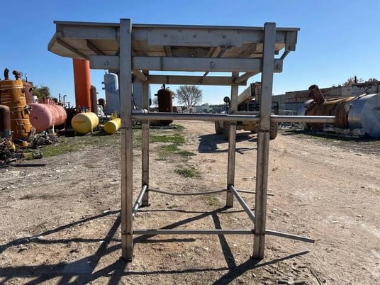 Commercial Manufacturing Company, Supply Vibrating Shaker, 86-1/2" infeed H, 83" exit H, - Image 3