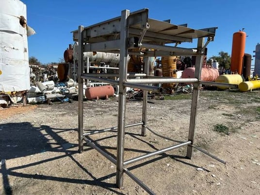 Commercial Manufacturing Company, Supply Vibrating Shaker, 86-1/2" infeed H, 83" exit H, - Image 9