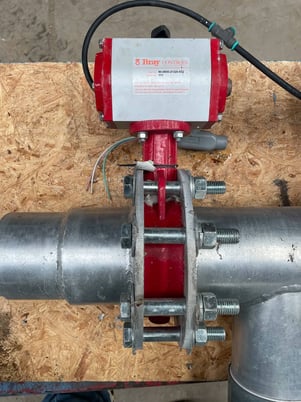 5" Flowline PTFE butterfly valve with pneumatic actuator for food processing, chemical & sanitary applications - Image 4