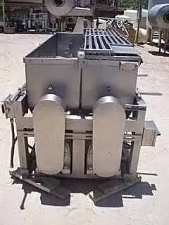 30 cu.ft. Dual Compartment Stainless Steel Paddle Blender - Image 5