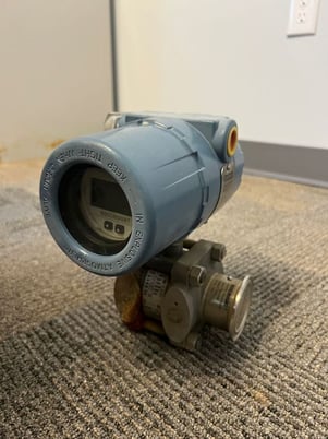 Rosemount #11516GP6S22M4S1, Smart Pressure Transmitter w/ Digital Screen, 0-50 psi cal., 100 psi max w.p. - Image 1