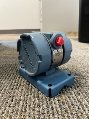 Rosemount #0444TK2D1A2NA, Temperature Transmitter, 280/840 C span, 350 to 900 F - Image 1