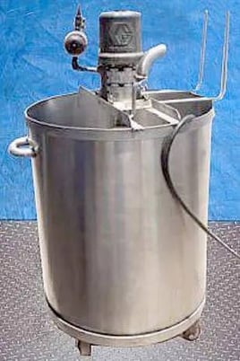 90 gallon Stainless Steel Tank with Graco Drum Pump, 28" diameter x 35" H inside dim., 80 psi - Image 4