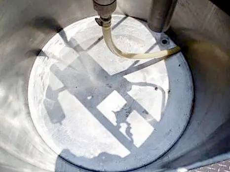 90 gallon Stainless Steel Tank with Graco Drum Pump, 28" diameter x 35" H inside dim., 80 psi - Image 5