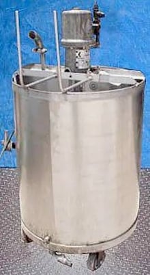 90 gallon Stainless Steel Tank with Graco Drum Pump, 28" diameter x 35" H inside dim., 80 psi - Image 7