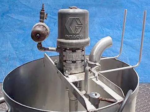 90 gallon Stainless Steel Tank with Graco Drum Pump, 28" diameter x 35" H inside dim., 80 psi - Image 9