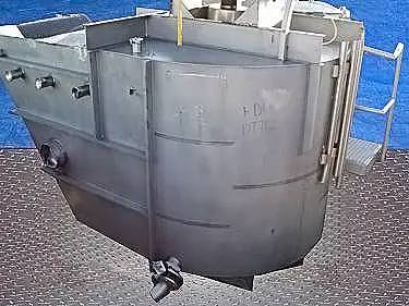 1000 gallon Stainless Steel Mix Tank, 15 HP, 1760 RPM, 6' L x 5' 2" width x 5' 1" H inside dim., 28" diameter - Image 3