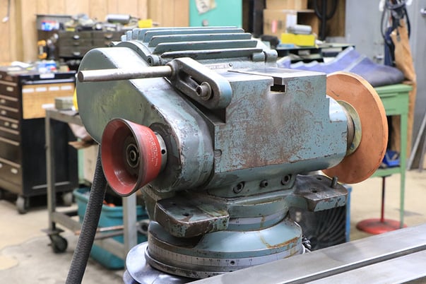 Kao Ming #KM-40S, universal tool & cutter grinder, tilting wheelhead, 1980 - Image 6