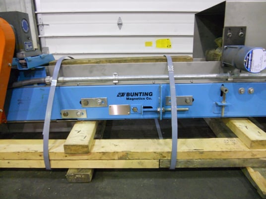 Bunting vertical magnetic conveyor with bucket - Image 4