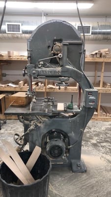 30" x 15" Tannewitz #PH, vertical band saw, 30" wheel diameter, 5 HP, 700 SFPM, 1.25" x 17' blade, S/N 16081 - Image 1