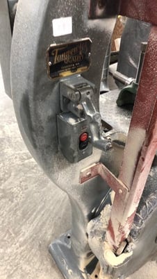 30" x 15" Tannewitz #PH, vertical band saw, 30" wheel diameter, 5 HP, 700 SFPM, 1.25" x 17' blade, S/N 16081 - Image 5