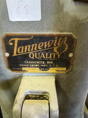 30" x 15" Tannewitz #PH, vertical band saw, 30" wheel diameter, 5 HP, 700 SFPM, 1.25" x 17' blade, S/N 16081 - Image 10