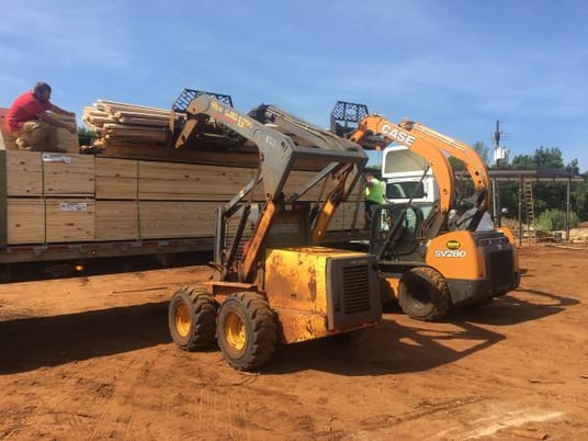 New Holland #LS-190, Skid Steer Loader, enclosed cab, with matching parts machine, 2002 - Image 5