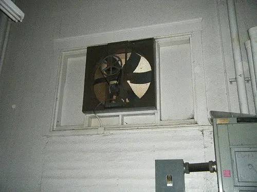 Window Mount Power Exhaust Fan, 48" - Image 4