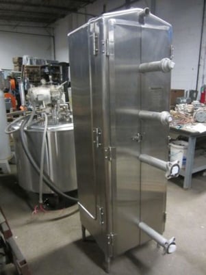 Mojonnier #8640, Plate Cooler, (5) 14" width x 50" H plates, 2" NPT nozzles, 1-1/4" diameter Outlet - Image 4