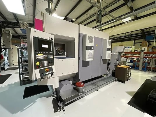 Stama #MC533, 5-Axis,trunion table, 12000 RPM,Siemens 840D,Reinashaw probe,HP coolant, 25 HP - Image 7