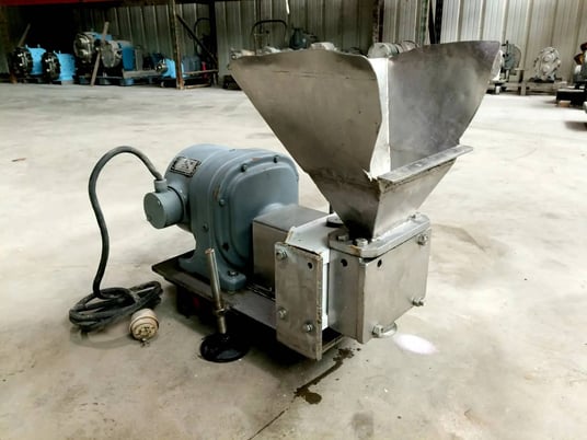 APV #R3-RI, Positive Displacement Pump w/ hopper infeed, 2" x 4" inlet, 2" outlet, 5-lobe rubber impeller - Image 3