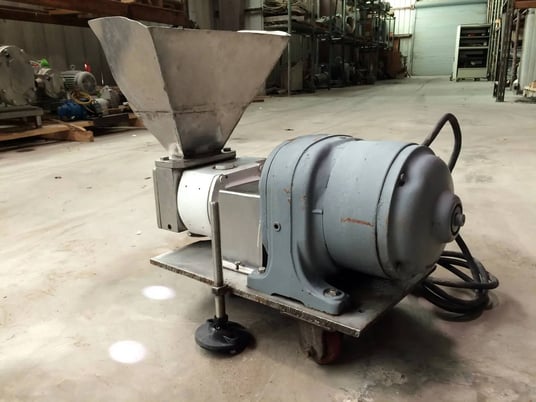 APV #R3-RI, Positive Displacement Pump w/ hopper infeed, 2" x 4" inlet, 2" outlet, 5-lobe rubber impeller - Image 5