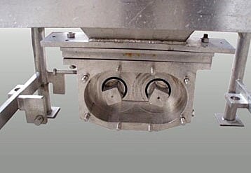 360 gallon APV, Stainless Steel Feeding Hopper Tank and Pump Package, 6' L x 2' 11" width x 44" H straight - Image 5